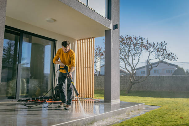 Best Animal Enclosure Cleaning  in Melville, RI